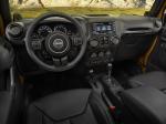Jeep Wrangler Unlimited Altitude 2014 года